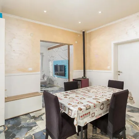 Four-bedroom In Feriehus Fažana